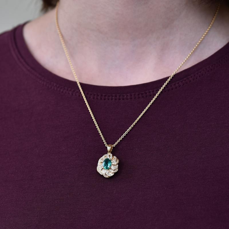 Smaragdový náhrdelník zo zlata s diamantmi 5299