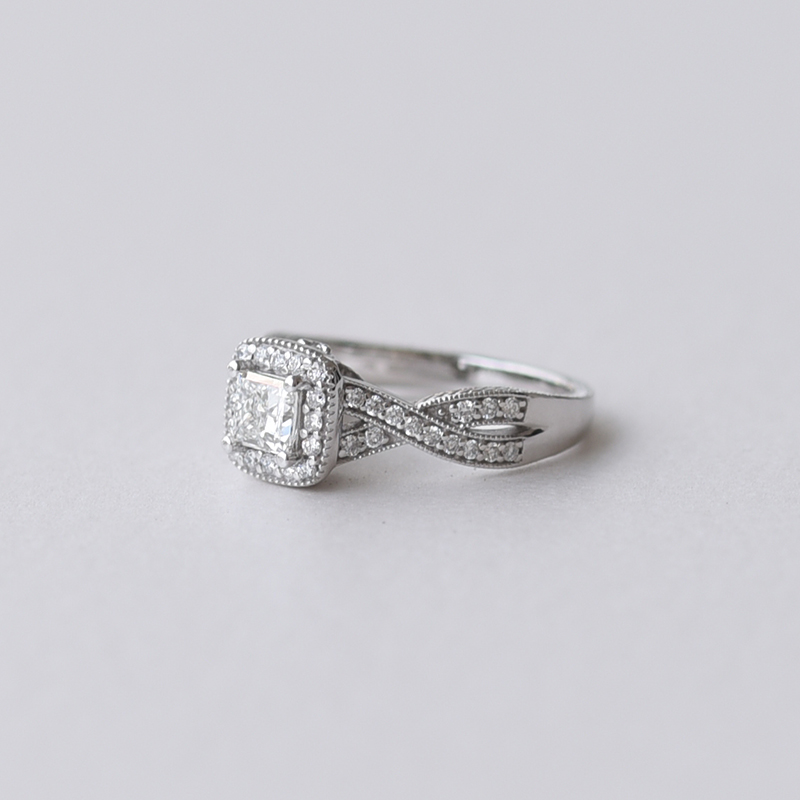 Diamantový prsteň s princess diamantom 63029