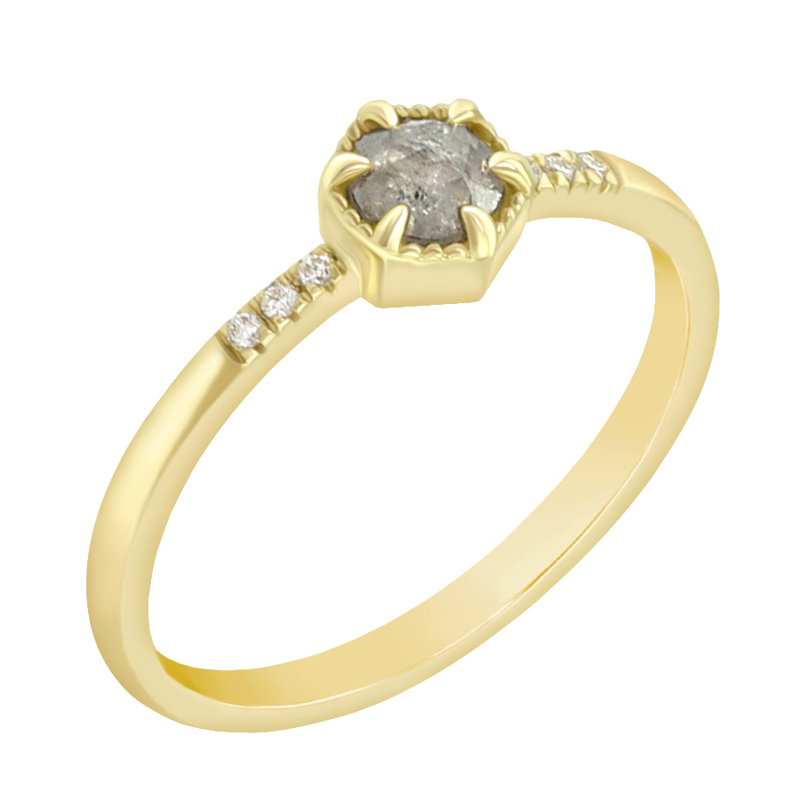Zlatý prsteň so salt´n´pepper diamantom