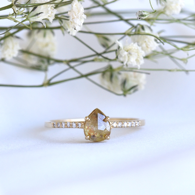 Dokonalý zásnubný prsteň so žltým diamantom 78239