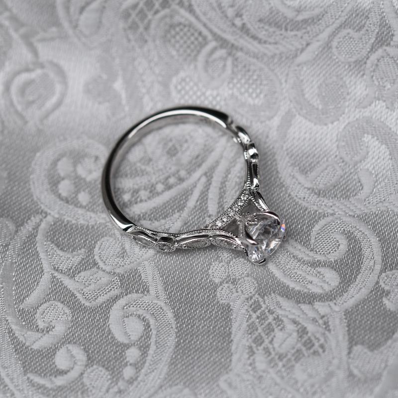 Vintage diamantový prsteň 79359