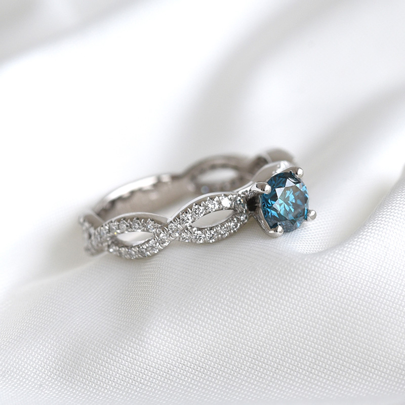 Prsteň s modrým diamantom z bieleho zlata 82629