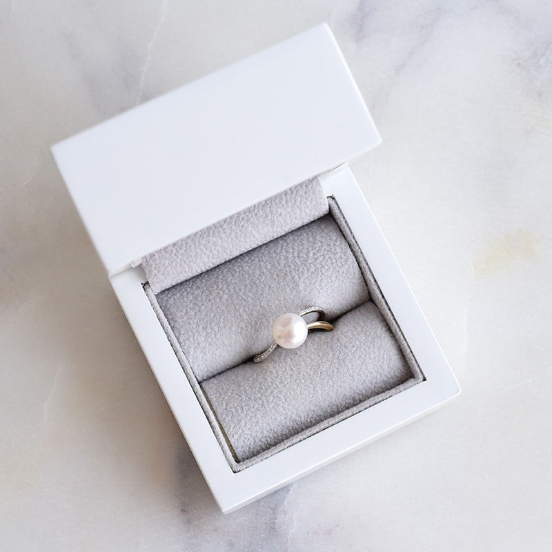 Elegantný prsteň s perlou 86669
