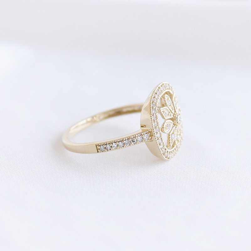 Zlatý prsteň s diamantmi 93079