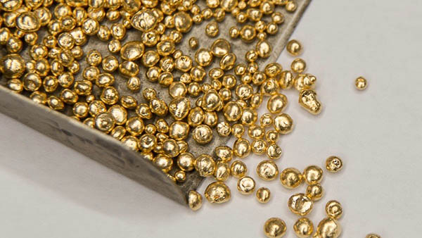 Prečo používame recyklované zlato, striebro a platinu