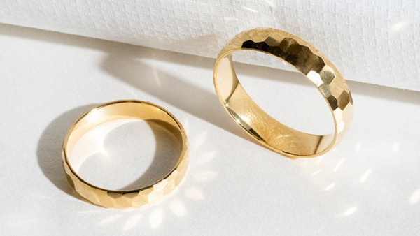 Aké svadobné prstene letia v roku 2023? Autentické, rozmanité a udržateľné 